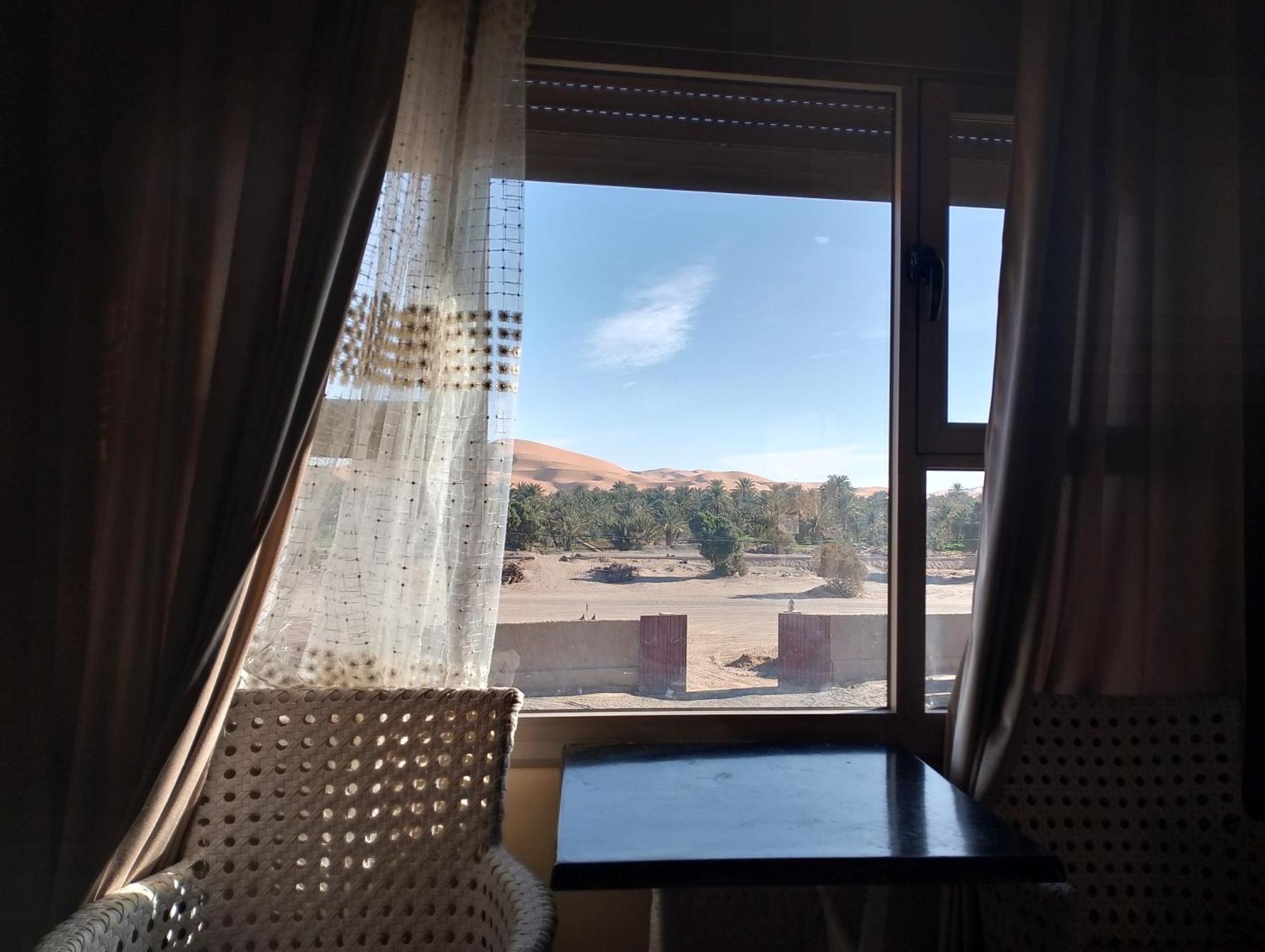 Hotel Riad Oasis เมอร์ซูกา ภายนอก รูปภาพ